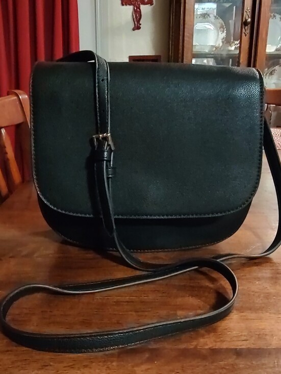Betsey Johnson Handbags - Betsey Johnson Black Leather Crossbody Saddle Bag
